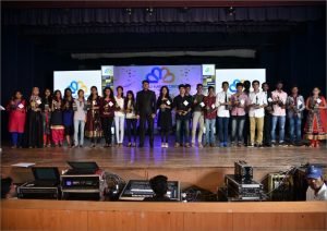 2016-edumentor-manoj-sir-with-toppers-2
